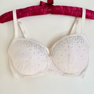 ❌CLEARANCE❌ Victoria's Secret White Bra with Silver Details